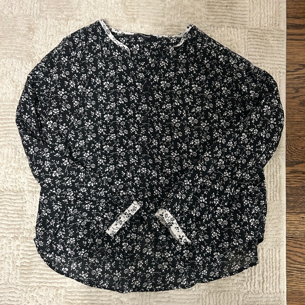 MADEWELL BLACK AND WHITE FLORAL BUTTON DOWN BLOUSE